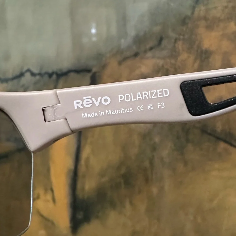 🕶️ REVO 🕶️ Jett Smoky Grey Green Water Lens Polarized Sunglasses